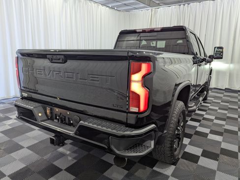 Used 2025 Chevrolet Silverado 2500 LTZ w/ LTZ Plus Package AWD/4WD image 10