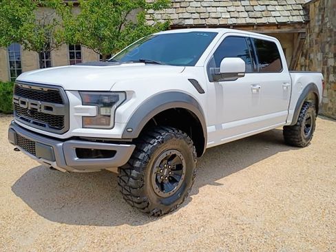 Used 2017 Ford F150 Raptor w/ Equipment Group 802A Luxury AWD/4WD image 6