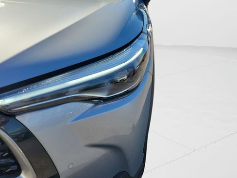 Used 2024 Toyota Corolla Cross XLE w/ Convenience Package image 9