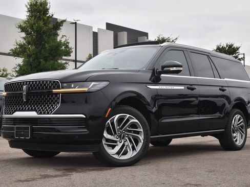 New 2026 Lincoln Navigator L Reserve AWD/4WD image 1