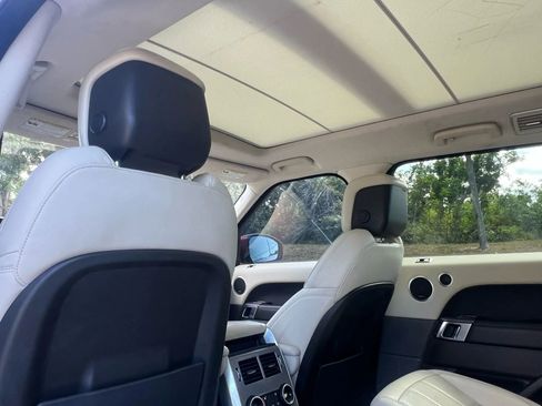 Used 2018 Land Rover Range Rover Sport HSE image 19