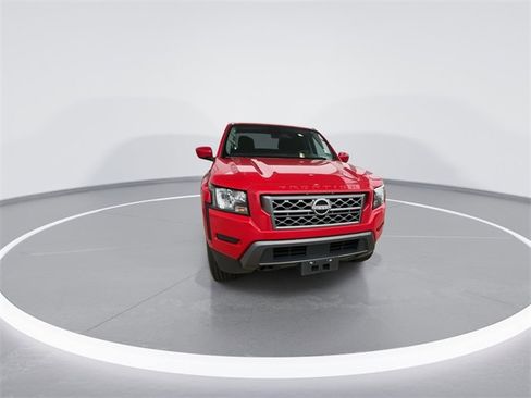 Used 2024 Nissan Frontier SV image 3