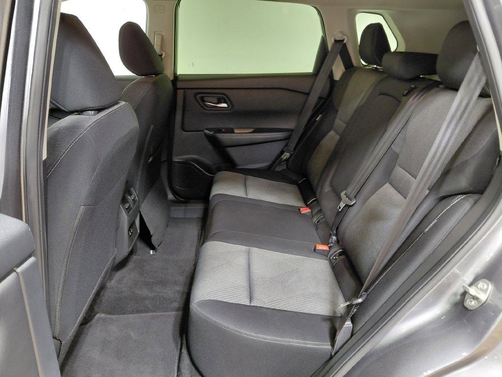 Used 2024 Nissan Rogue SV FWD image 36