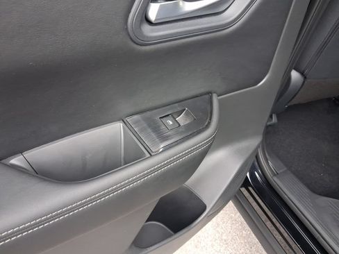 Certified 2025 Nissan Rogue SV FWD image 12