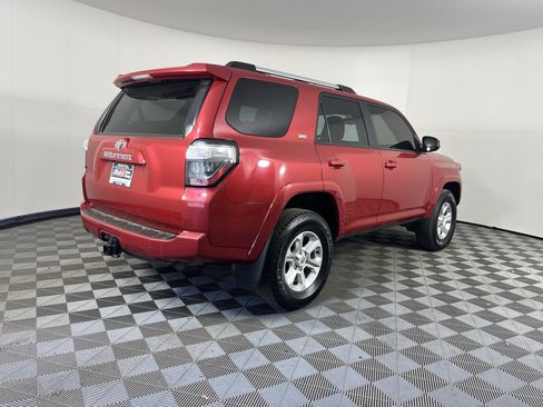 Used 2024 Toyota 4Runner SR5 AWD/4WD image 4