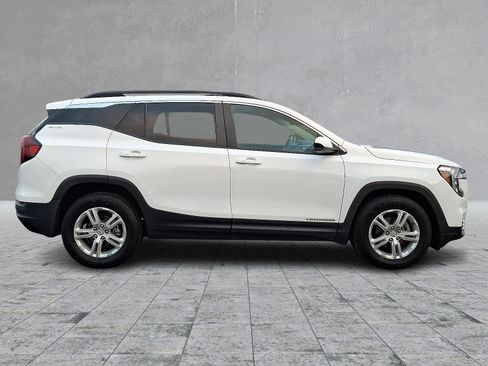 Certified 2022 GMC Terrain SLE w/ Driver Convenience Package image 12