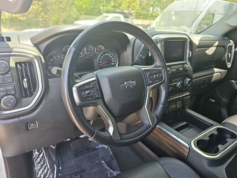 Used 2021 Chevrolet Silverado 1500 LT Trail Boss AWD/4WD image 15