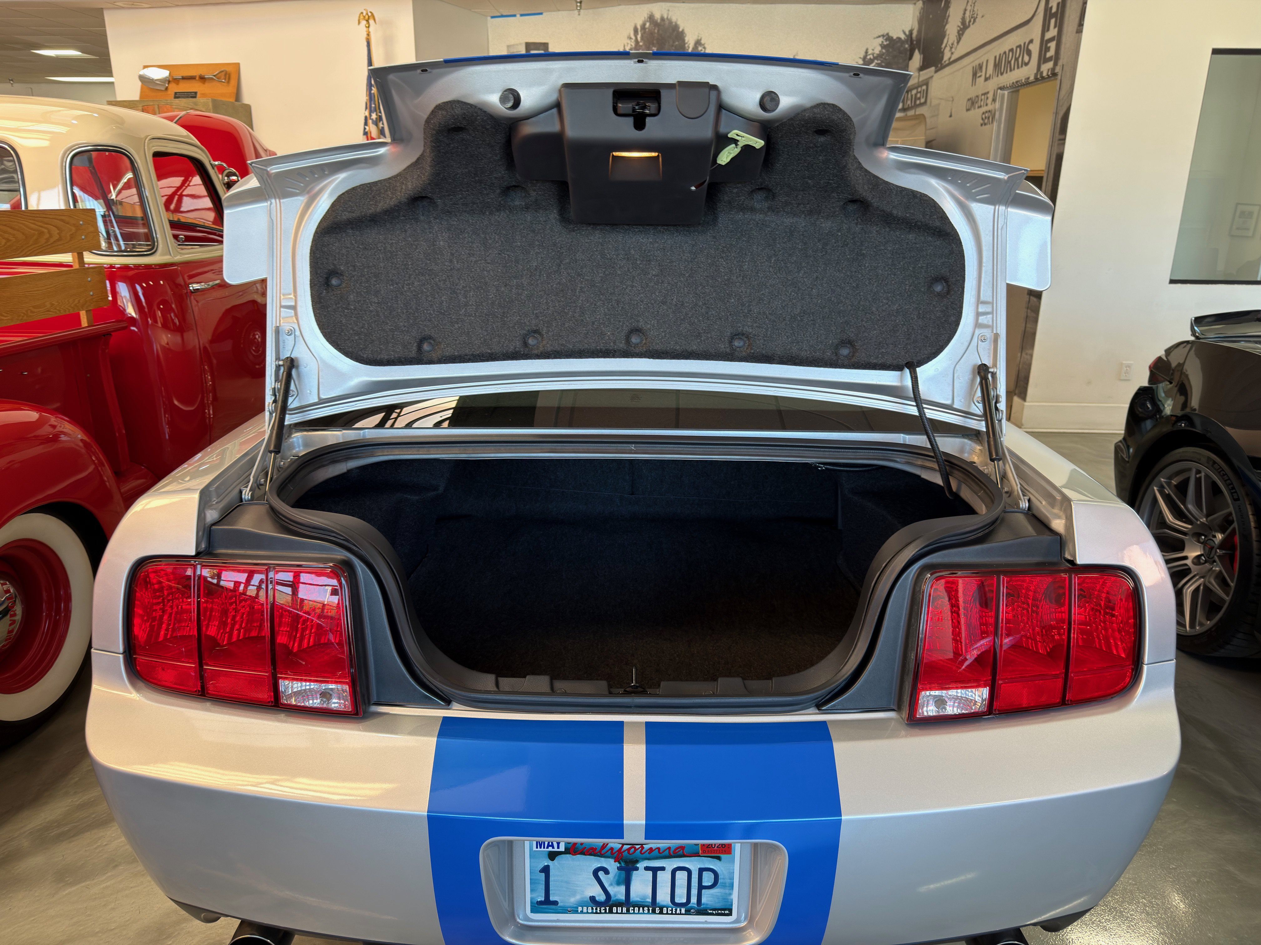 Used 2009 Ford Mustang Shelby GT500 RWD image 13