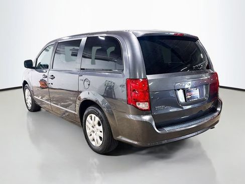 Used 2018 Dodge Grand Caravan SE FWD image 7
