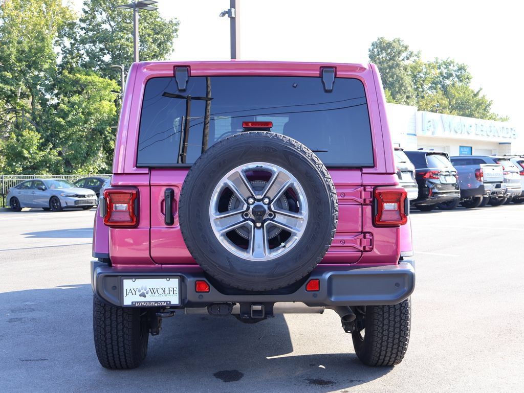 Used 2022 Jeep Wrangler Unlimited Sahara w/ LED Lighting Group AWD/4WD image 6