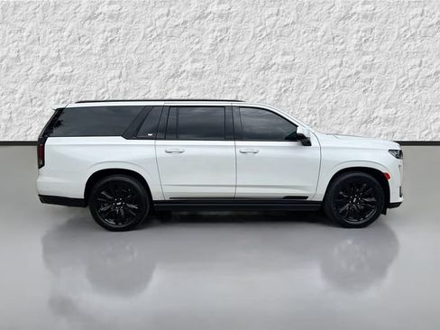 Used 2023 Cadillac Escalade ESV Sport Platinum AWD/4WD image 2