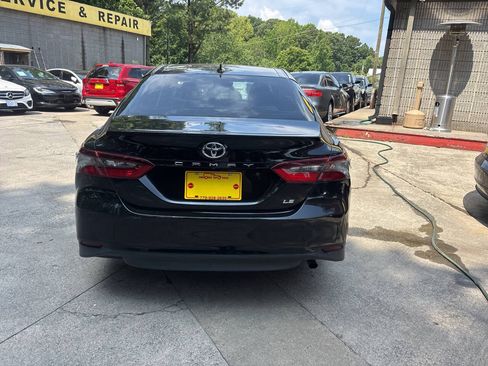 Used 2022 Toyota Camry LE FWD image 6