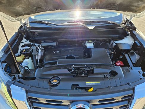 Used 2020 Nissan Pathfinder S AWD/4WD image 27