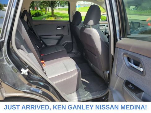 Certified 2023 Nissan Rogue SV AWD/4WD image 18