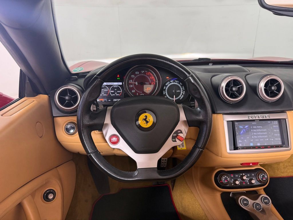 Used 2010 Ferrari California RWD image 19