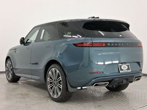 New 2025 Land Rover Range Rover Sport Dynamic SE image 3