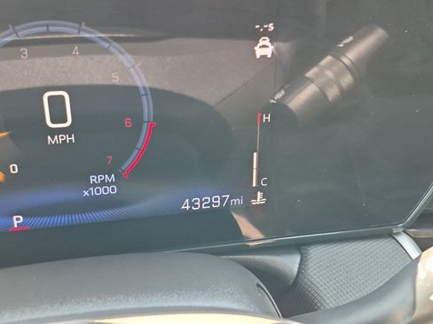 Certified 2024 Chevrolet TrailBlazer LT w/ LT Cold Weather Package AWD/4WD image 15