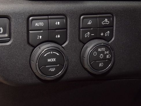 Used 2026 Chevrolet Silverado 2500 ZR2 AWD/4WD image 30