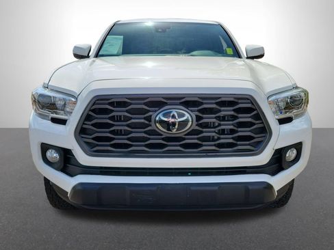 Used 2022 Toyota Tacoma TRD Off-Road w/ Technology Package AWD/4WD image 8