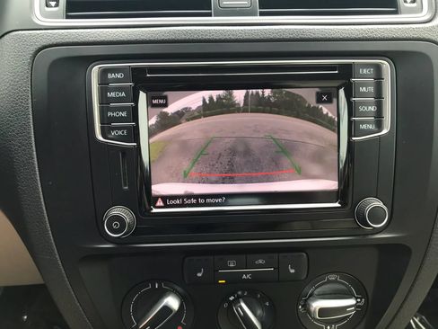Used 2017 Volkswagen Jetta SE FWD image 23