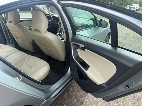 Used 2017 Volvo S60 T5 Dynamic FWD image 22
