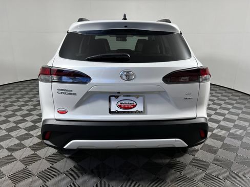 Used 2026 Toyota Corolla Cross LE AWD/4WD image 6