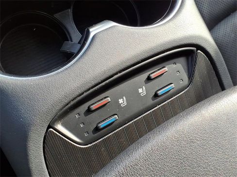 Used 2022 Toyota Venza Limited w/ Advanced Technology Package image 17