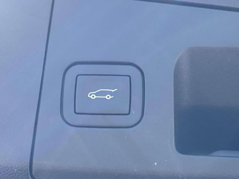 Used 2025 Cadillac XT4 Premium Luxury AWD/4WD image 34