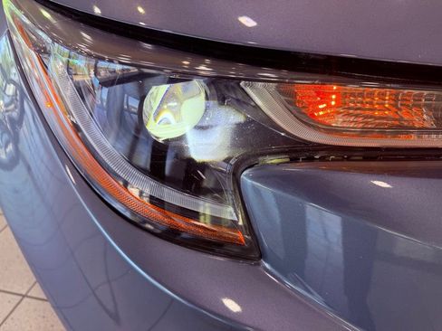 Used 2021 Toyota Corolla LE image 12