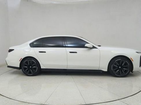 Used 2023 BMW 740i w/ Executive Package image 69