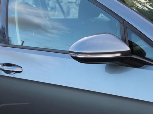 Used 2018 Volkswagen Golf S image 35