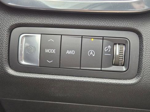 Used 2025 GMC Acadia Elevation image 21