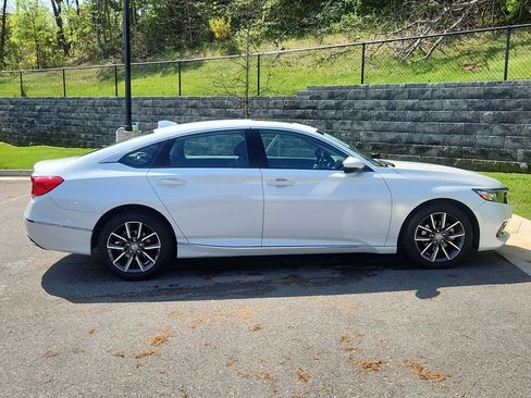 Used 2022 Honda Accord EX-L image 11