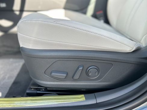 New 2025 Hyundai Sonata Limited image 17