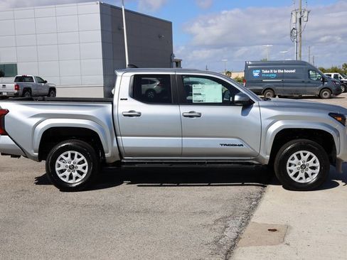 New 2025 Toyota Tacoma SR5 image 4