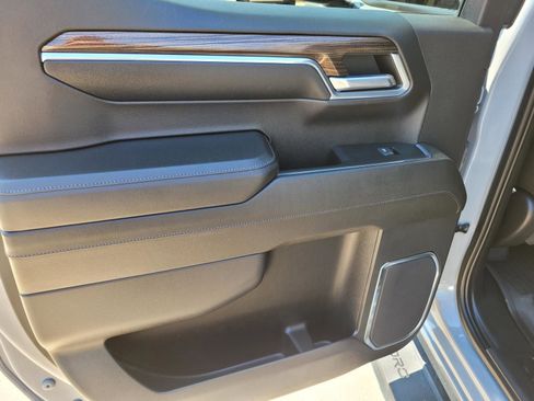 Used 2024 Chevrolet Silverado 1500 LT Trail Boss w/ Convenience Package II AWD/4WD image 15
