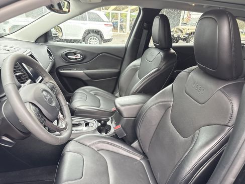 Used 2022 Jeep Cherokee Limited image 10