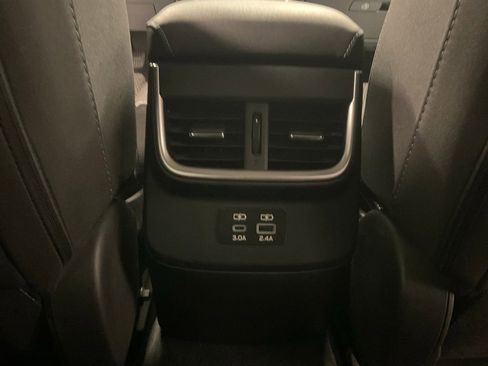 Used 2023 Subaru Outback Premium image 29