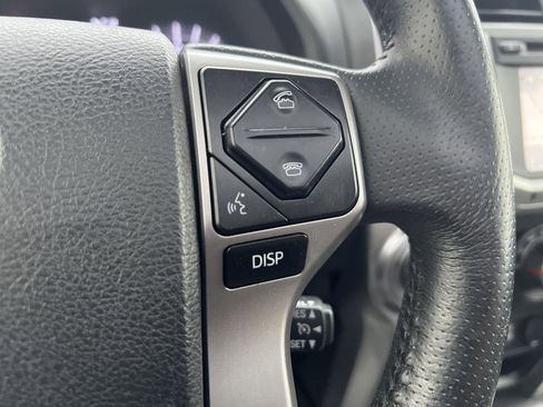 Used 2017 Toyota 4Runner SR5 Premium image 11