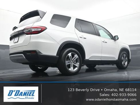 Used 2025 Honda Pilot EX-L image 12