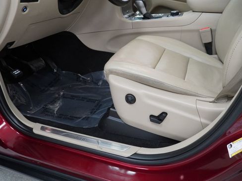 Certified 2020 Jeep Grand Cherokee Limited w/ Luxury Group II image 44