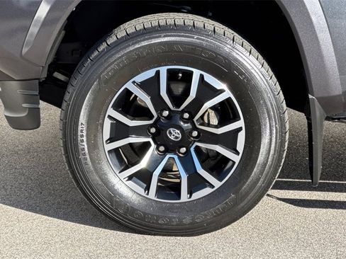 Used 2020 Toyota Tacoma TRD Sport image 31
