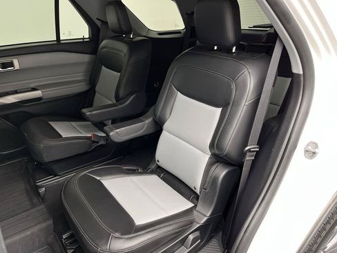 Certified 2023 Ford Explorer XLT w/ Equipment Group 202A AWD/4WD image 13