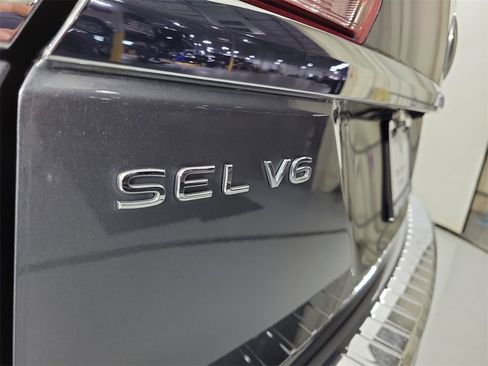 Used 2021 Volkswagen Atlas SEL Premium image 7