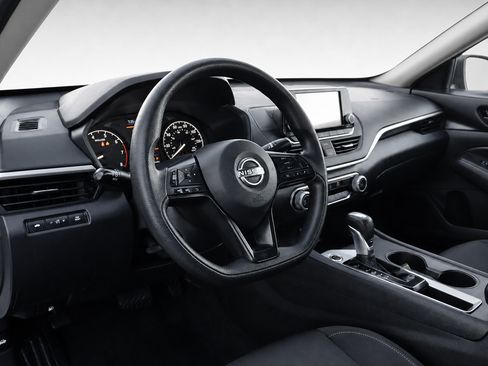 Used 2024 Nissan Altima 2.5 S FWD image 26