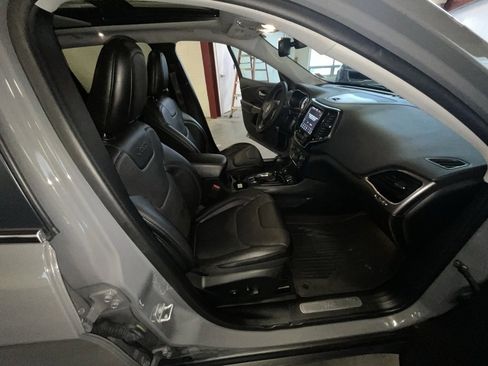 Used 2021 Jeep Cherokee Limited w/ Elite Package image 40