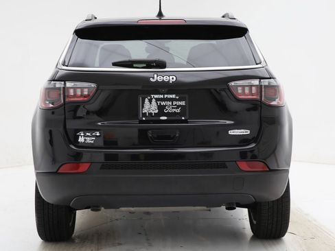 Used 2024 Jeep Compass Latitude w/ Sun and Sound Group image 7