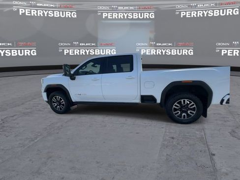 Used 2021 GMC Sierra 2500 AT4 w/ AT4 Premium Plus Package AWD/4WD image 6