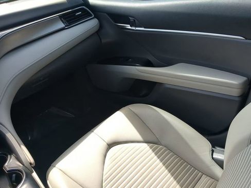 Used 2019 Toyota Camry SE FWD image 15