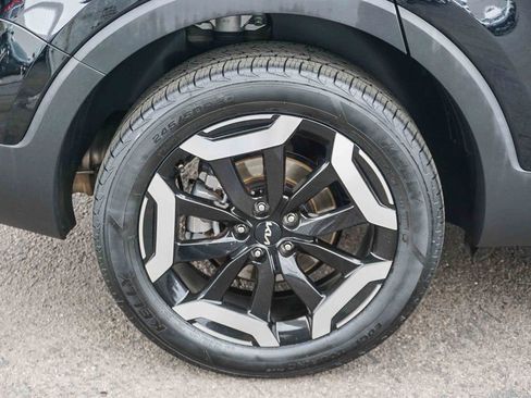 Used 2024 Kia Telluride EX w/ EX Captain's Chair Package FWD image 9